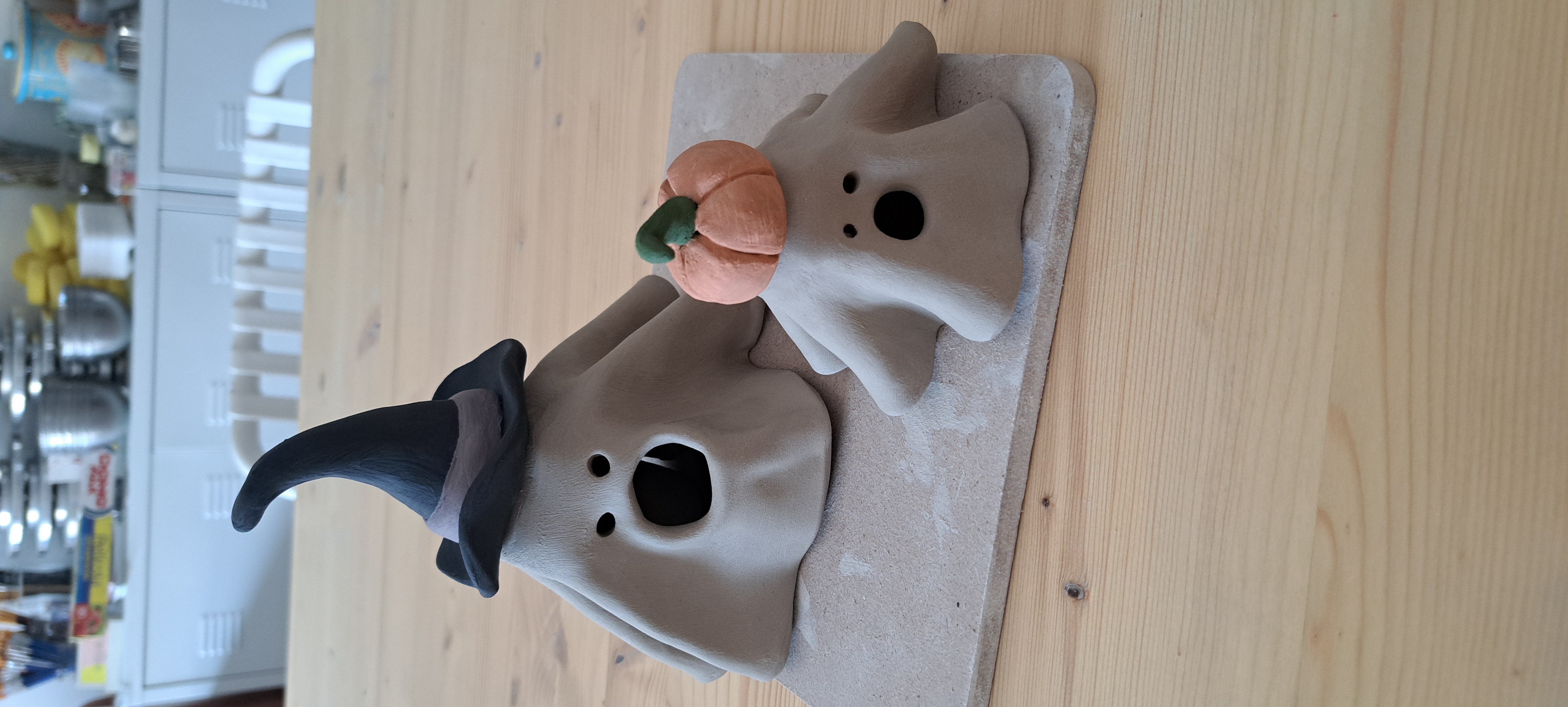 workshop di ceramica per bambini, crea una lanterna di halloween -