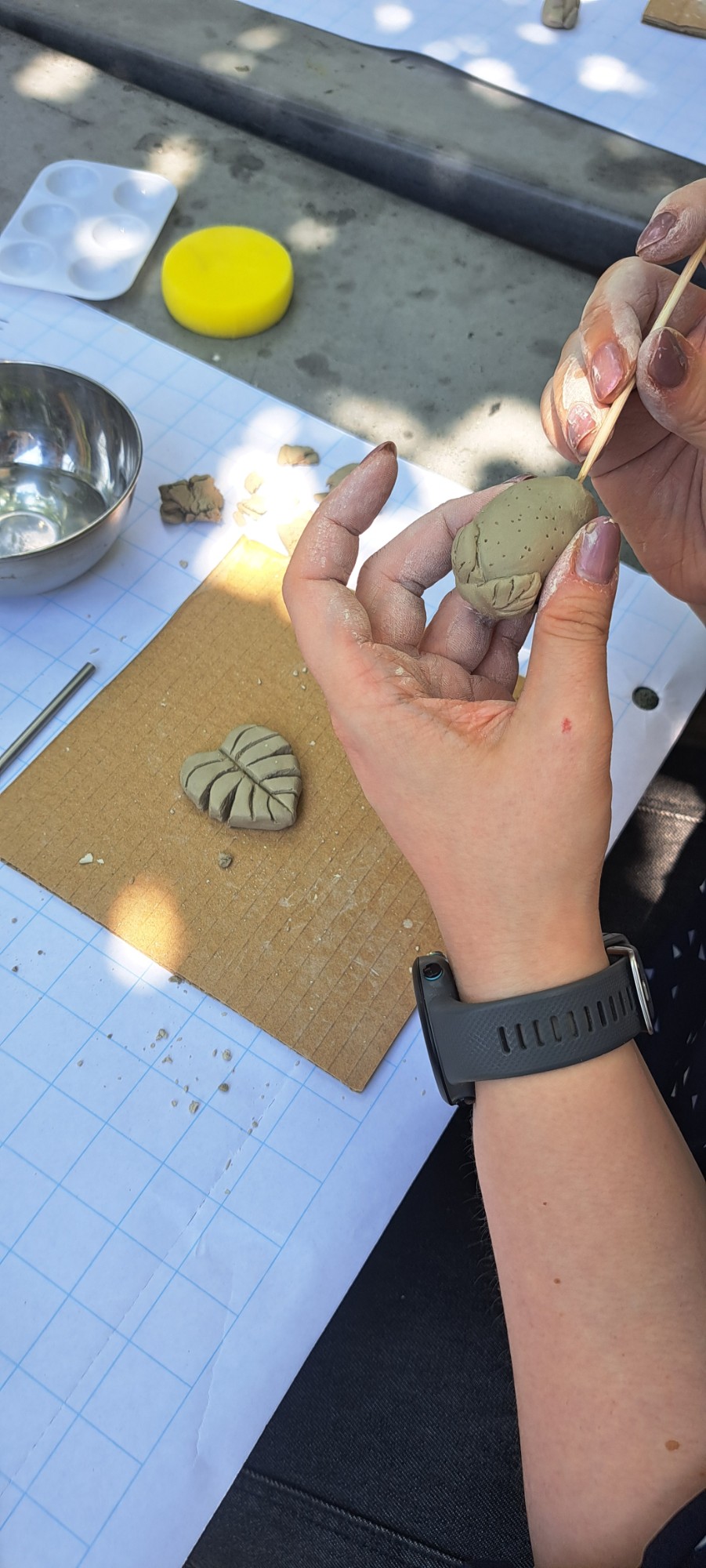 Creazione di ciondoli e charms in ceramica