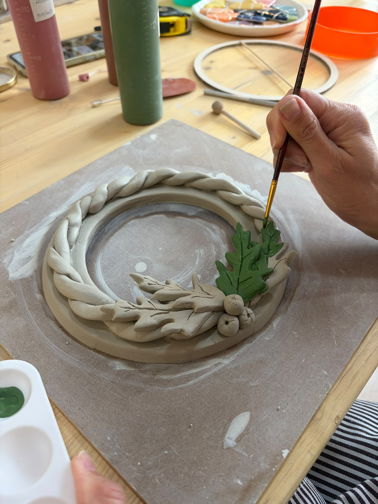 Ghirlanda Natalizia in Ceramica con Marzia