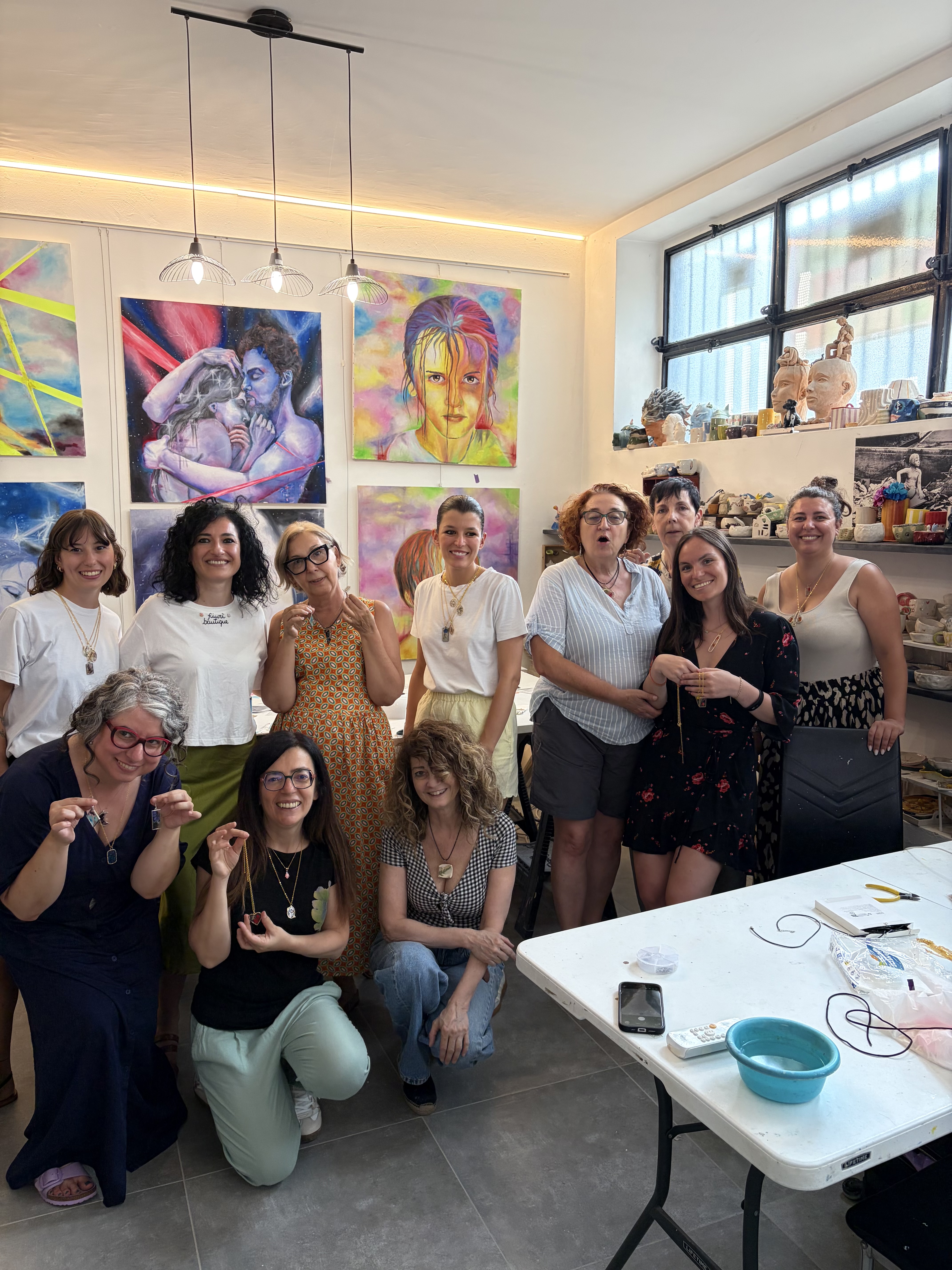 Crea gioielli in resina e fiori con Chiara